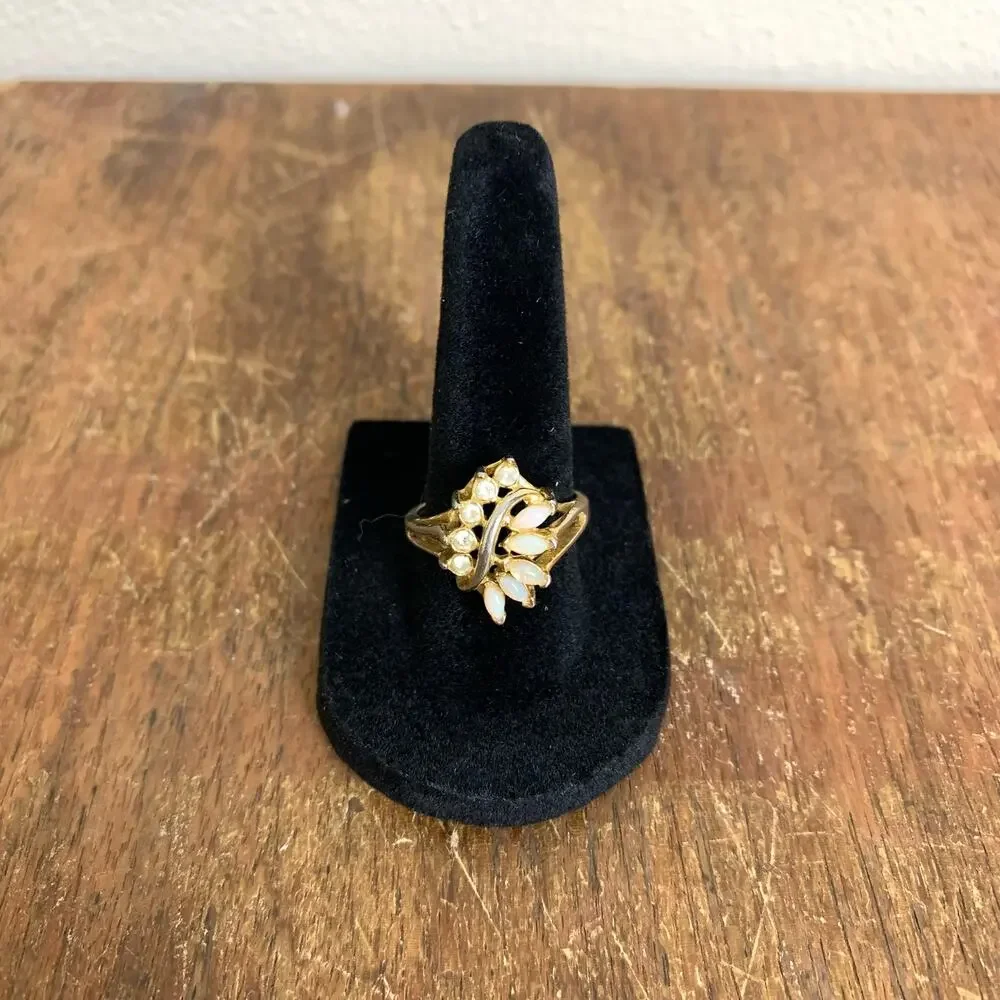 Vintage‎ Uncas Estate Gold opal & rhinestone statement cocktail ring size 8